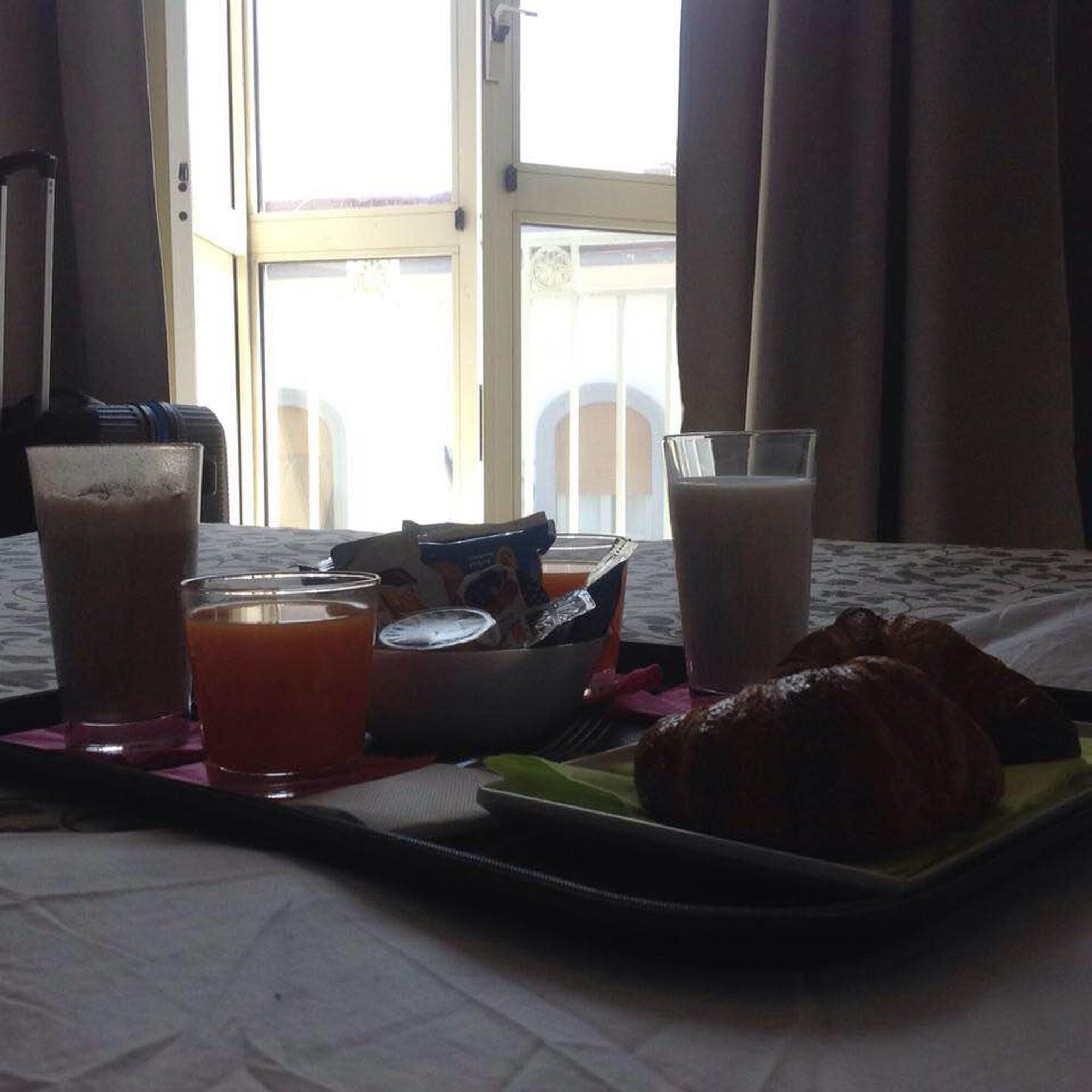 Re Ferdinando Bed & Breakfast Napoli Ngoại thất bức ảnh
