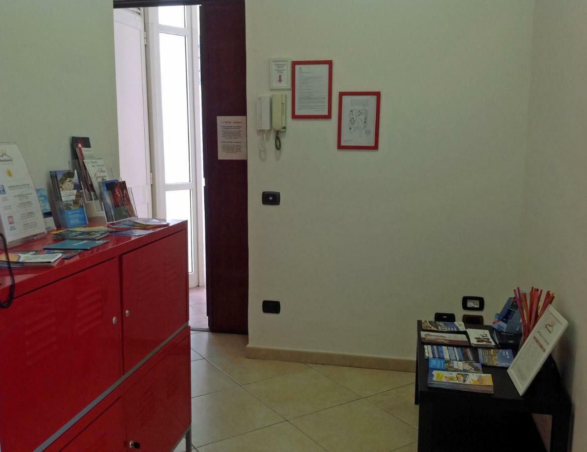 Re Ferdinando Bed & Breakfast Napoli Ngoại thất bức ảnh